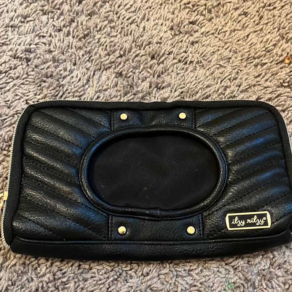 ITZY RITZY WIPEY HOLDER